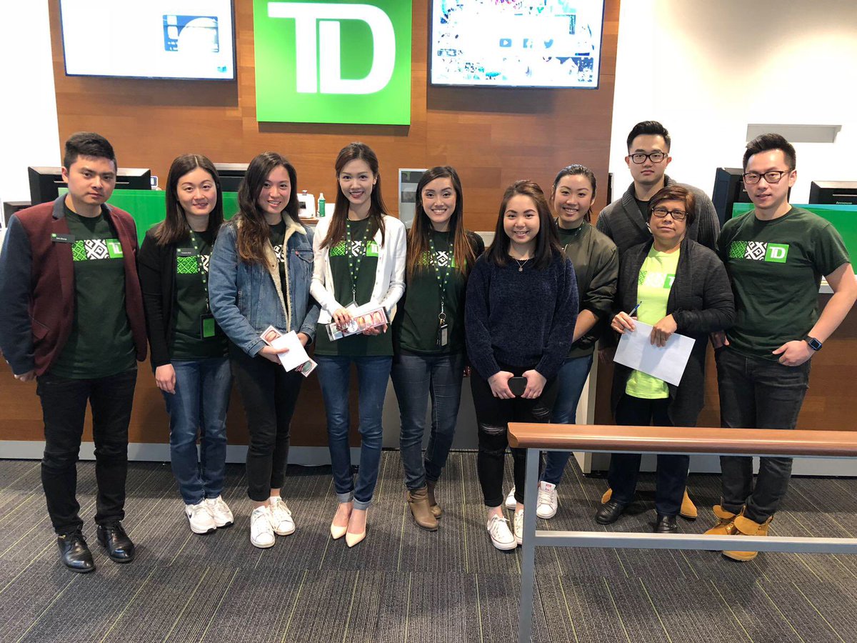 annabelle_sham's tweet photo. Happy 1 year TD anniversary to Kim and Jessica! Thank you for everything that you do for our branch 💚 @AdamChu_TD @HermanHMYeung https://t.co/90xjA6smlw