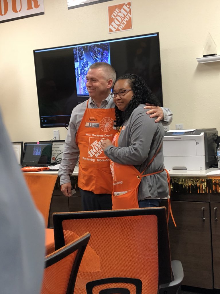 allysha_Gar's tweet photo. Congrats @SandraD2429 on your angel award! You’re awesome!!! @jenny_helme @LeeSumpterHD @THDJamesEccles https://t.co/9nUf0gNOfy