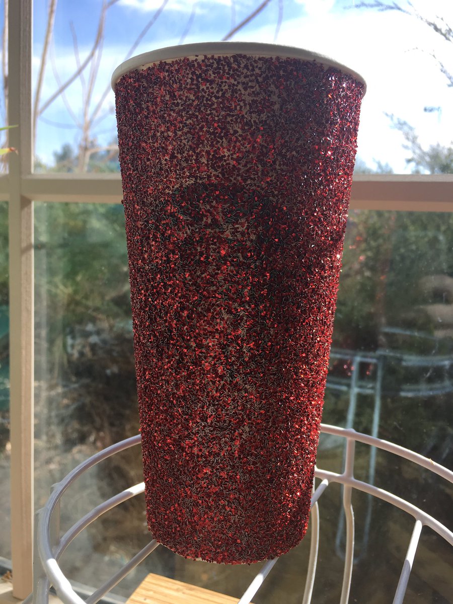 MissyDawnD's tweet photo. Love &amp; Glitter! @MiamiUDining #MiamiOHCupContest https://t.co/Nj1Oja3KFr