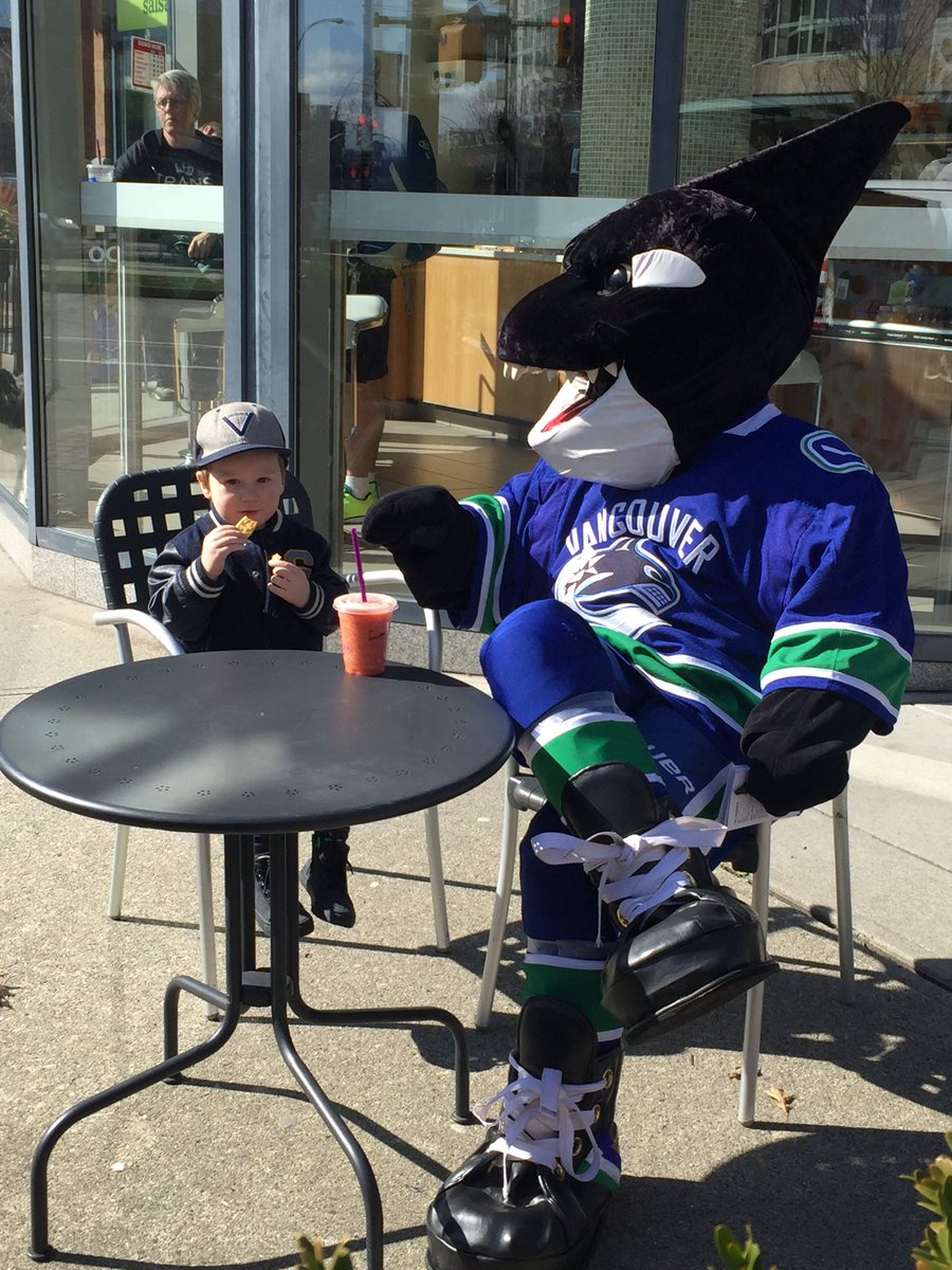 Canucksforkids's tweet photo. It’s @jugojuice For Kids Day! $1 for every juice and smoothie sold benefits the #CFKF! We’re at the Pacific Blvd location with @CanucksFIN now. https://t.co/gRvwvBF97o