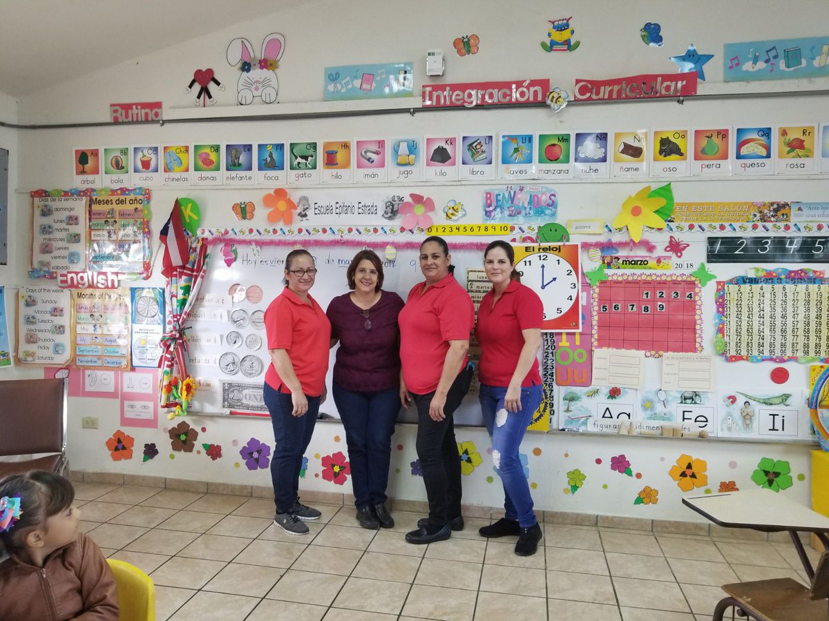 StephaniePrez04's tweet photo. Gracias por su compromiso, amor y dedicación todos los días con nuestros niños. @EscD15404 @SecEducacionPR @EDUCACIONPR #Todosporlosniños ##Semanadeldesayuno #SeparteDE @BrendaB61720960 https://t.co/QUzxADZVUZ