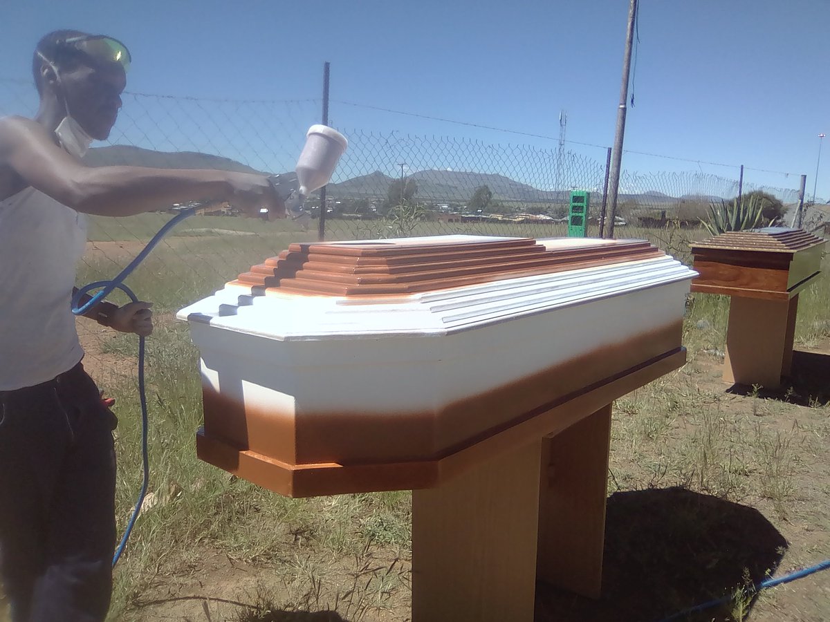 The sound of the future @B3Funerals @TabaneM I have my friends who build casket ⚰ In Botshabelo @cadamgaga