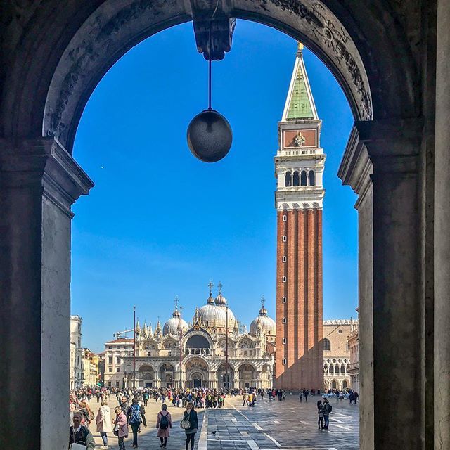 vladlet's tweet photo. #italy #venice #venezia #architecture #view #piazza #sanmarco #basilica #basilicasanmarco #campanile ☀️ https://t.co/D2KbUuFM4M https://t.co/v6LZVWQebx