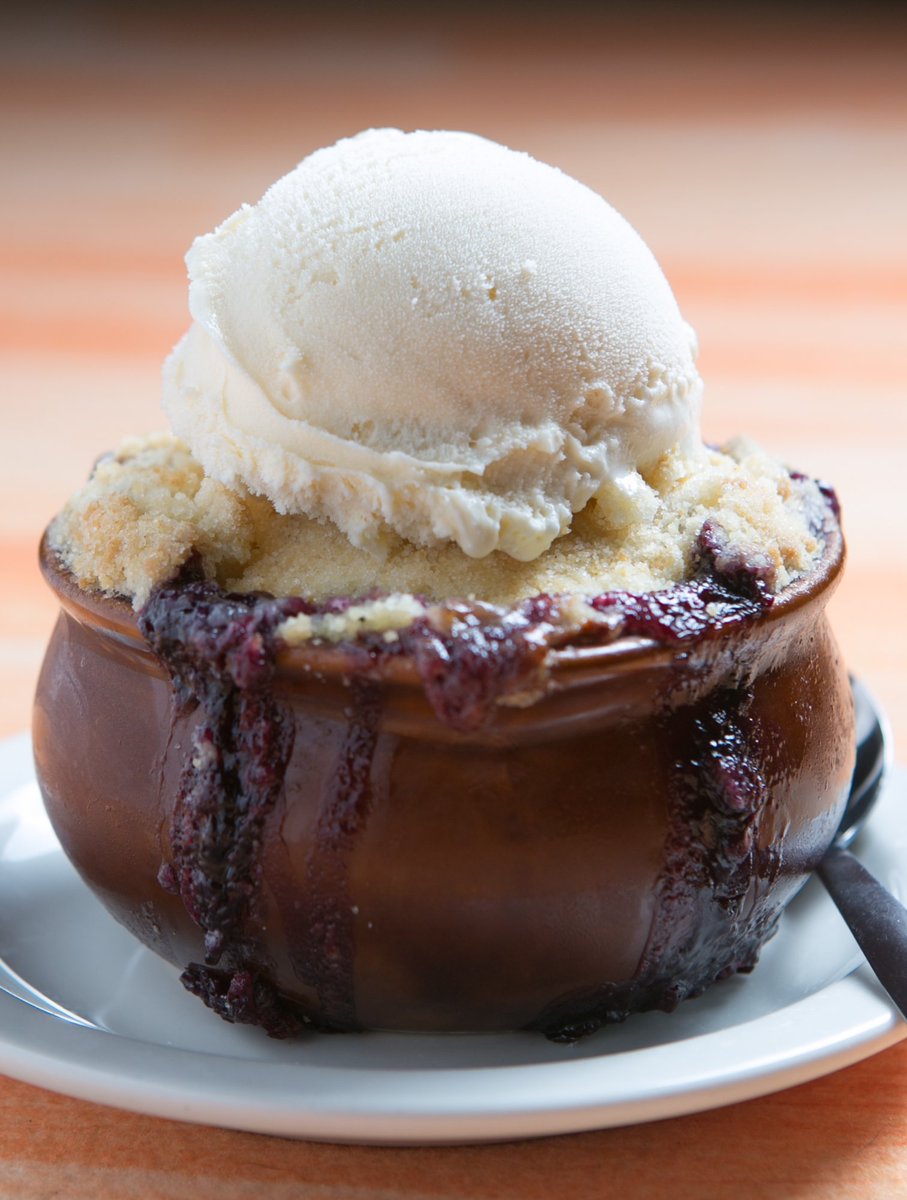 WCWFG's tweet photo. Did you know ALL of the desserts on our menu are homemade, in-house! . . . go on, you know you want one #handcrafted https://t.co/5lqpA5ung3