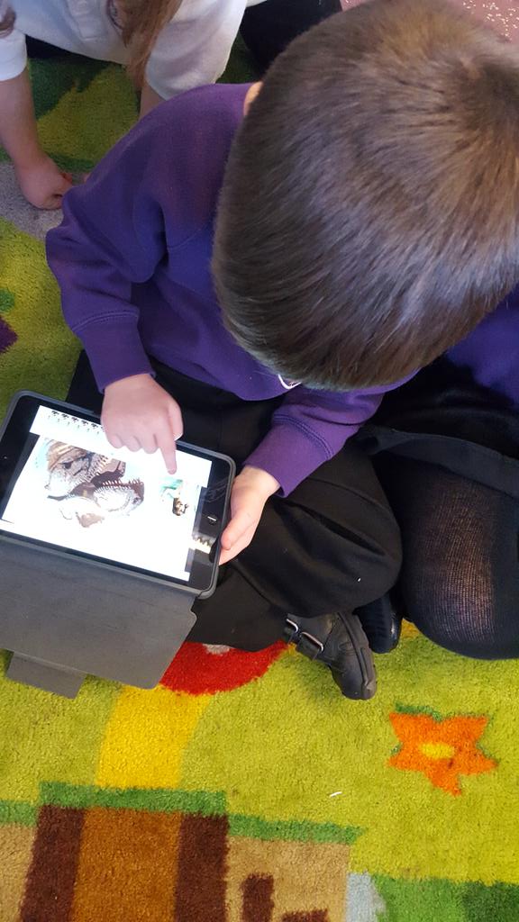 LPSPrimary7's tweet photo. P1/2 were fully engrossed when using the green screen app this afternoon. We made scary dinosaur pictures. Thanks to @LangleesP3 for upskilling Mrs Chok 😁#futuretechgenius #digitaltechnologies #greenscreen https://t.co/aQKl2fVZCV