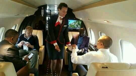 petermoj1's tweet photo. #RDC Pris la main dans le sac un journaliste #Belge @hubertleclercq0 de la libre Belgique dans un jet privé de @moise_katumbi pour faire des papiers contre le Congo. Journalisme ou communication. Ou est l'éthique ? On comprend pourquoi ses articles sont virulent contre kabila. https://t.co/v7a7iY2VIA