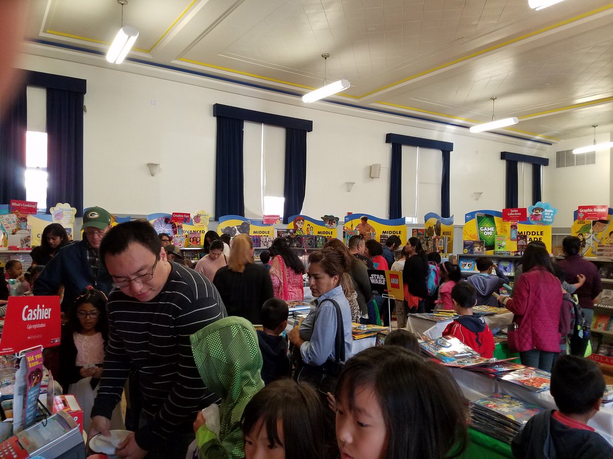 We had a busy fun morning at Holly Ave.  Muffin with Moms and amazing Scholastic Bookfair.  <a href="/toaklandAUSD/">Teresa Oakland</a> <a href="/mc_frame/">M C Frame</a>