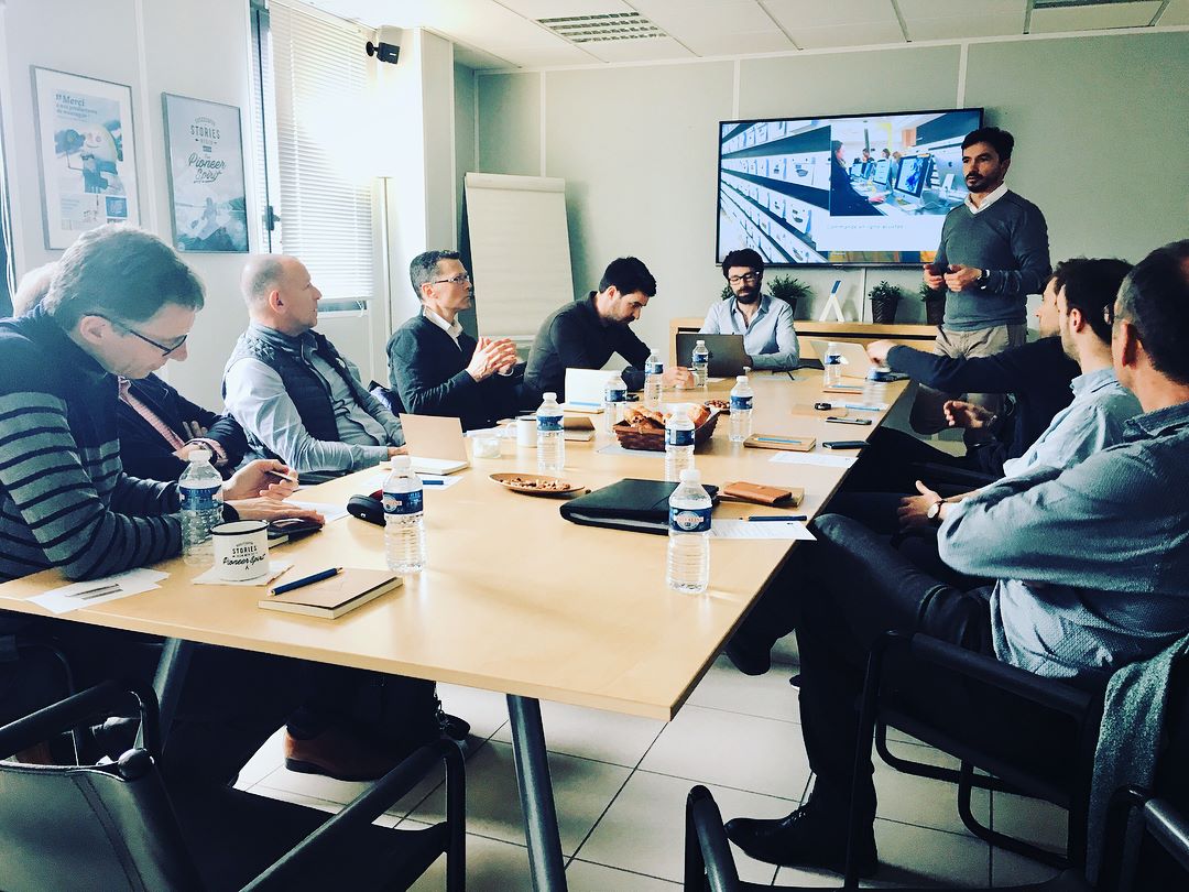 Apacheconseil's tweet photo. Workshop « à la découverte de concept stores innovants » chez APACHE aujourd’hui. Merci à tous nos clients et participants pour la richesse des échanges ! #thepioneerspirit @JulboEyewear @Magasins_Sherpa @grosfillexinc @Skimium #lapaniere #beApache https://t.co/zyuOl2IIge