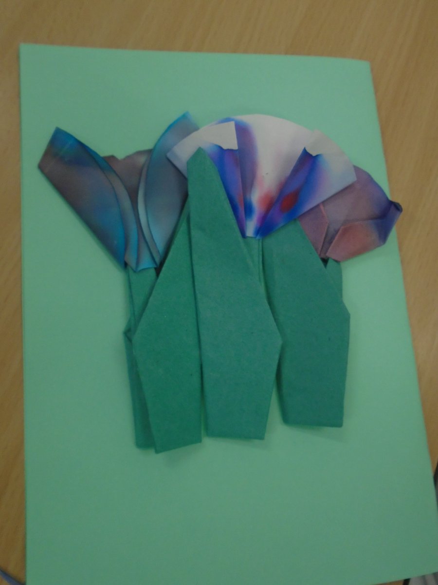 WfieldPrimary's tweet photo. 4/5LI have used chromatography and their creative skills to make fantastic Mother's Day cards. We were very excited to take them home! #WfieldYorkSTEM #CreativeWeggies #WFY4 #WFY5 https://t.co/ALFGhBrUOY