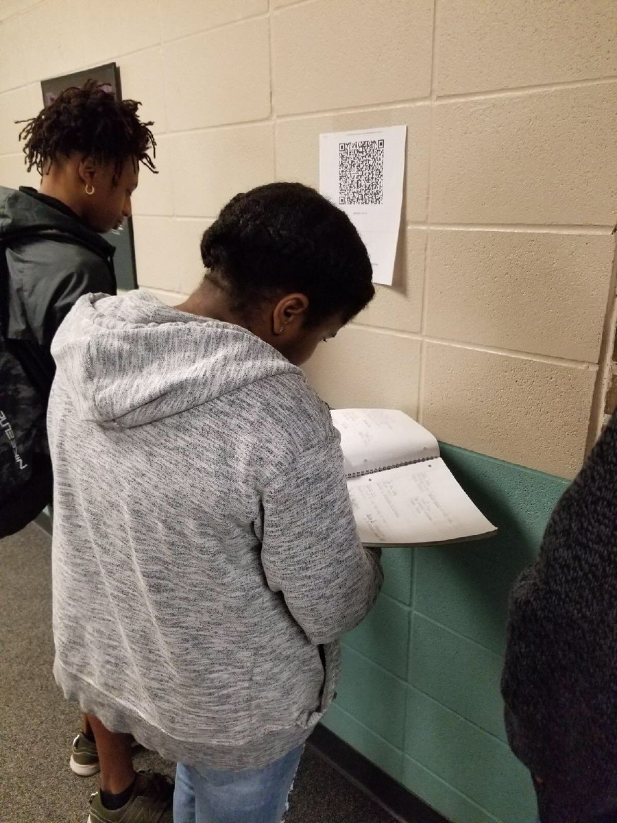 Stacey Vincze’s students making the most of a short period! QR scavengers #Lufkin learns #LufkinU