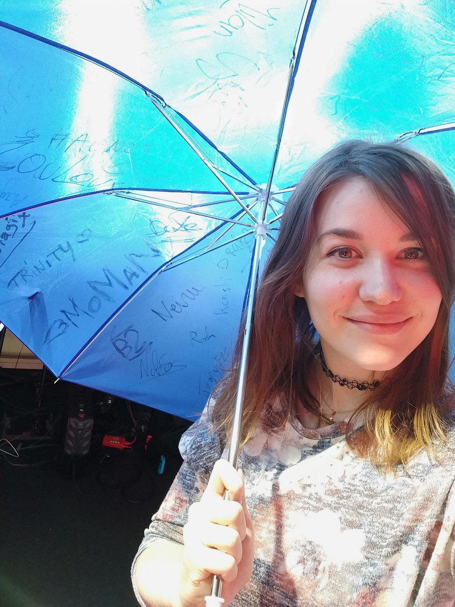BarriereEsport's tweet photo. RT + FOLLOW pour tenter de gagner LE parapluie dédicacé lors du #LeStreamShowBarriere !

(Tirage au sort le 14/03) https://t.co/QCW19TcrP4