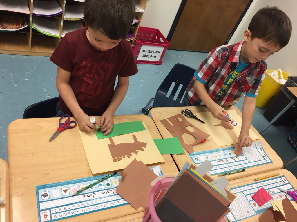 LHuntRBES's tweet photo. Arts Integration while writing! #Motivationforlearning! #artsintegration @therivierabeach https://t.co/hTfcEv5YNz