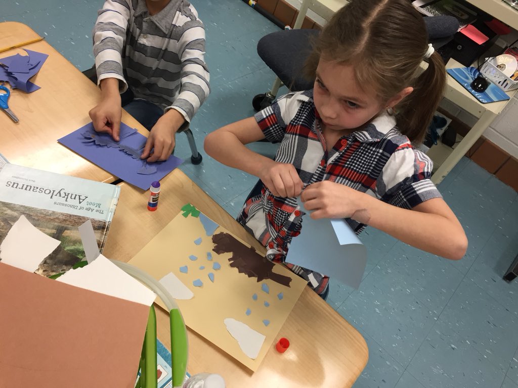 LHuntRBES's tweet photo. Arts Integration while writing! #Motivationforlearning! #artsintegration @therivierabeach https://t.co/hTfcEv5YNz