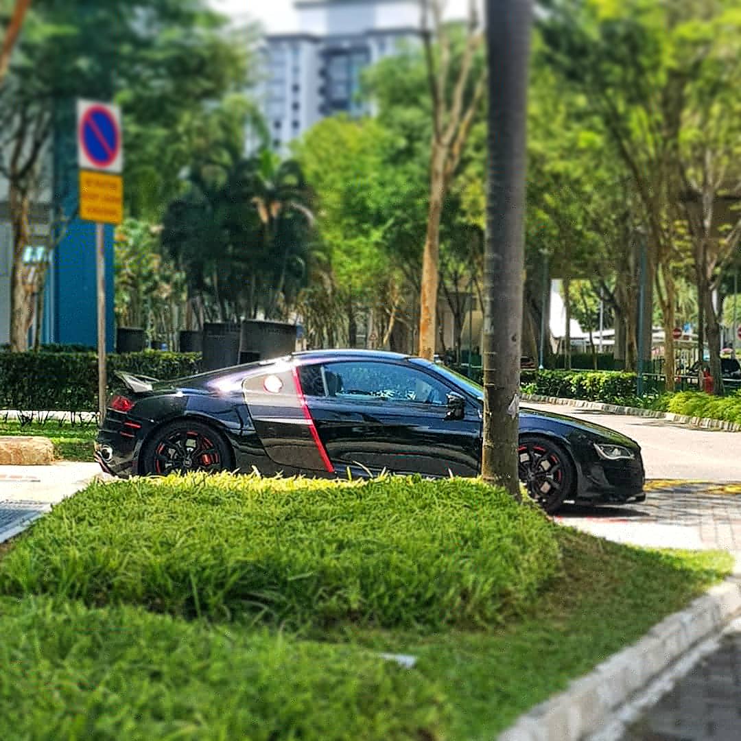 Sharizq1S's tweet photo. Audi R8
#Audi 
#audir8 
#Singapore 
#carspotting
#carspot
#spotmore
#SGCS
#mr_carspotter https://t.co/XRJ9alYKLR