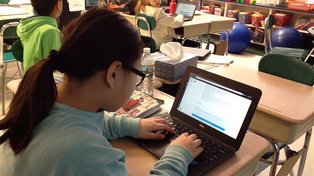AprilBodner1's tweet photo. Using Verso for our weekly Book Club Check-In 📚 @CatenaColts https://t.co/YR2GXvKiIj