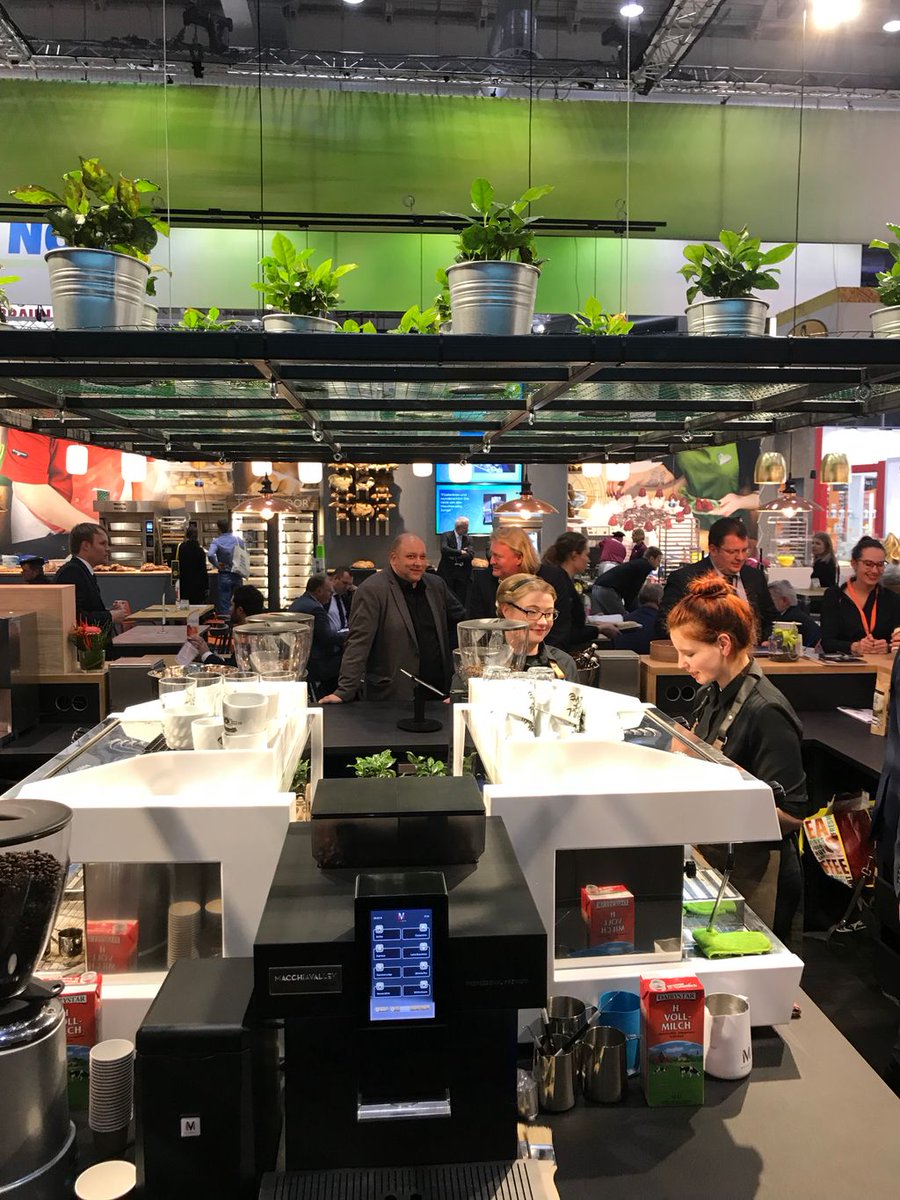 Der erste Tag war ein voller Erfolg! Vielen Dank an alle Besucher und Neukunden, die uns Ihr Vertrauen schenken! #passionforcoffeetechnology #internorga2018 #coffeetime  Morgen ab 10:00 sind wir wieder für Sie da! Halle B6 Stand 518! Ihr Macchiavalley Team!