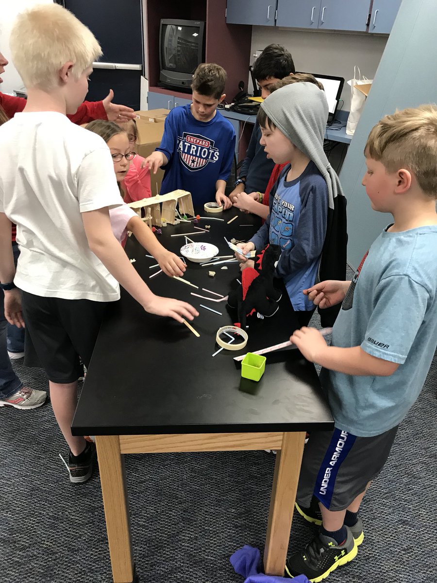 ShepardElem's tweet photo. How amazing is this? We have 5th and 2nd grade collaborating on a STREAM activity in our science lab! #shepardID https://t.co/2t2MLT4iWQ