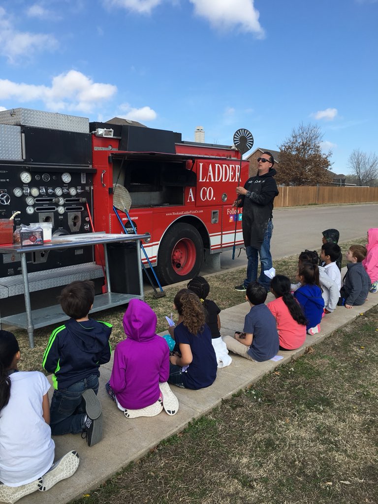 Learning about the Devivo’s Pizza truck!!
