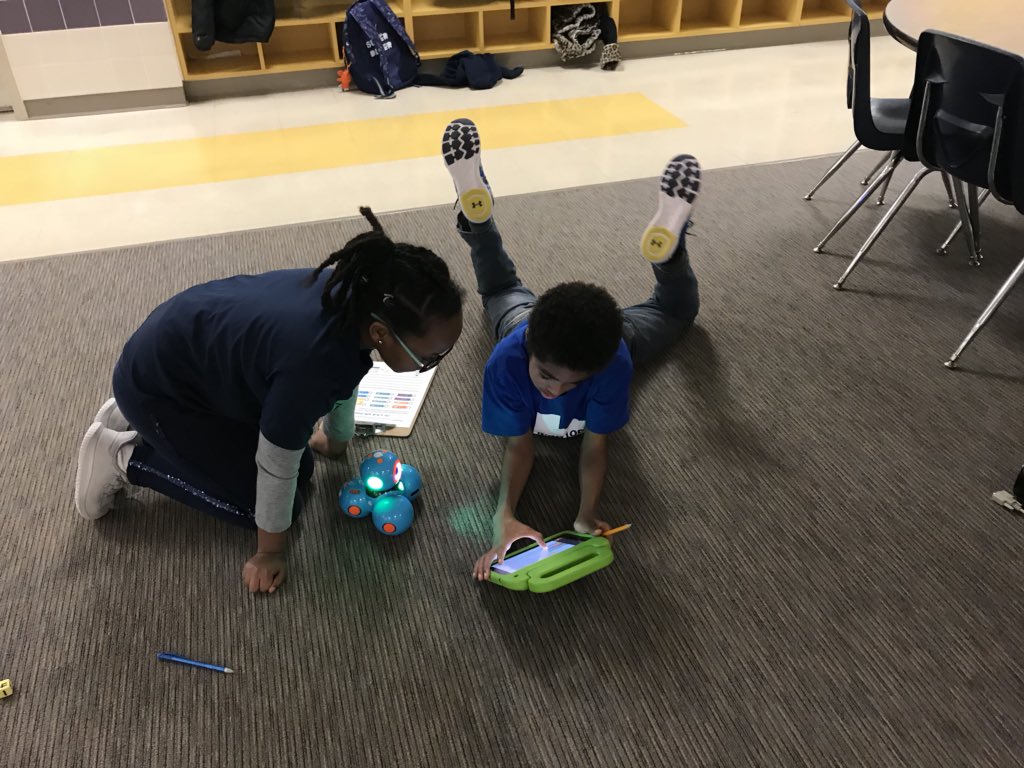 mrs_soto_3rd's tweet image. Perfect activity before Spring Break #dashrobots #tadlocklearns @TadlockElem @RubioLisa
