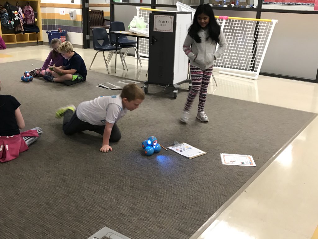 mrs_soto_3rd's tweet image. Perfect activity before Spring Break #dashrobots #tadlocklearns @TadlockElem @RubioLisa