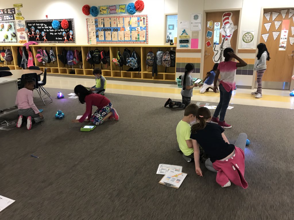 mrs_soto_3rd's tweet image. Perfect activity before Spring Break #dashrobots #tadlocklearns @TadlockElem @RubioLisa