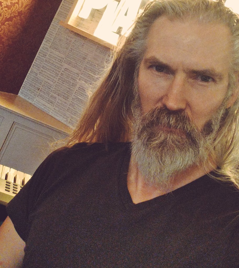 joncampling's tweet image. Faaab #Singinglesson with #VivBerry at @PrintersPlayH 

Now to work my G# for next week : )
🎶🎵🤘

#FromNowOn #TheGreatestShowman