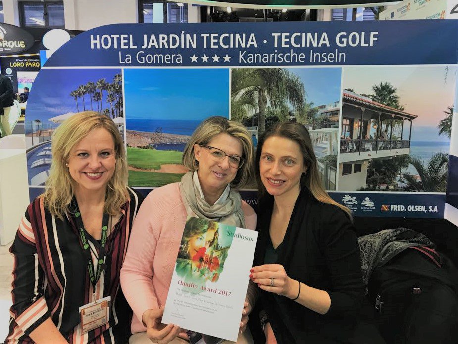 HtJardinTecina's tweet image. El touropeador alemán Studiosus, especializado en turismo cultural, nos ha otorgado el “Studiosus Award” del año 2017.
Este premio, que recibimos por primera vez, fue entregado durante la feria ITB de Berlín por Conny Meszaros de DTS Tenerife. #TurismoCanarias