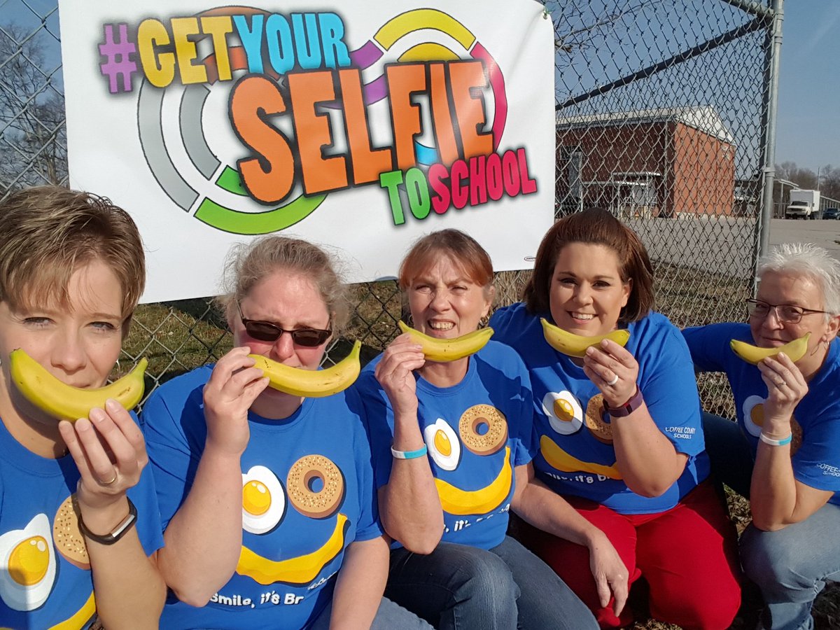 carlancotten's tweet photo. Get your selfie to school so you can have a nutritious breakfast!#NSBW18 #GetYourSelfieToSchool https://t.co/OuxglbvOeI