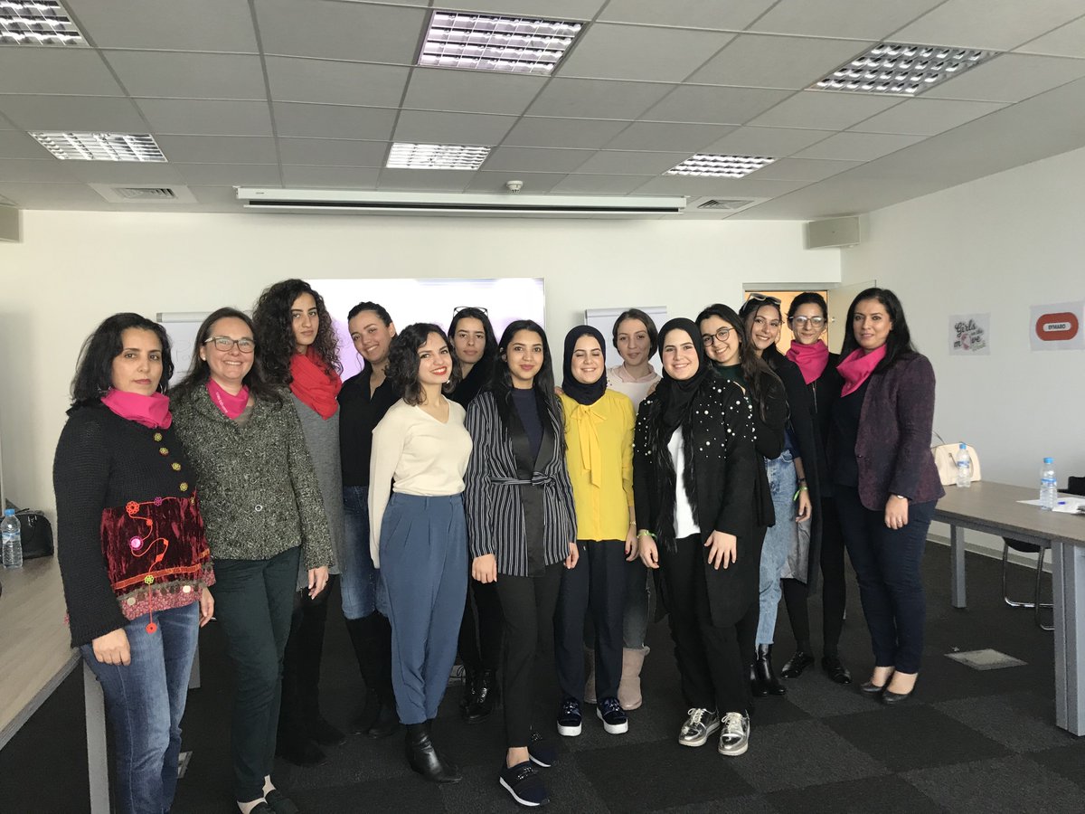 claudiapdacruz's tweet photo. Girls on the Move au #Maroc, c'était hier chez #Bymaro, filiale de @Bouygues_C! Une belle et riche journée sur des chantiers et au siège! Merci à nos femmes ingénieures, vous êtes des #rolemodels inspirantes! #GOM2018 https://t.co/KKuzjEzR4H