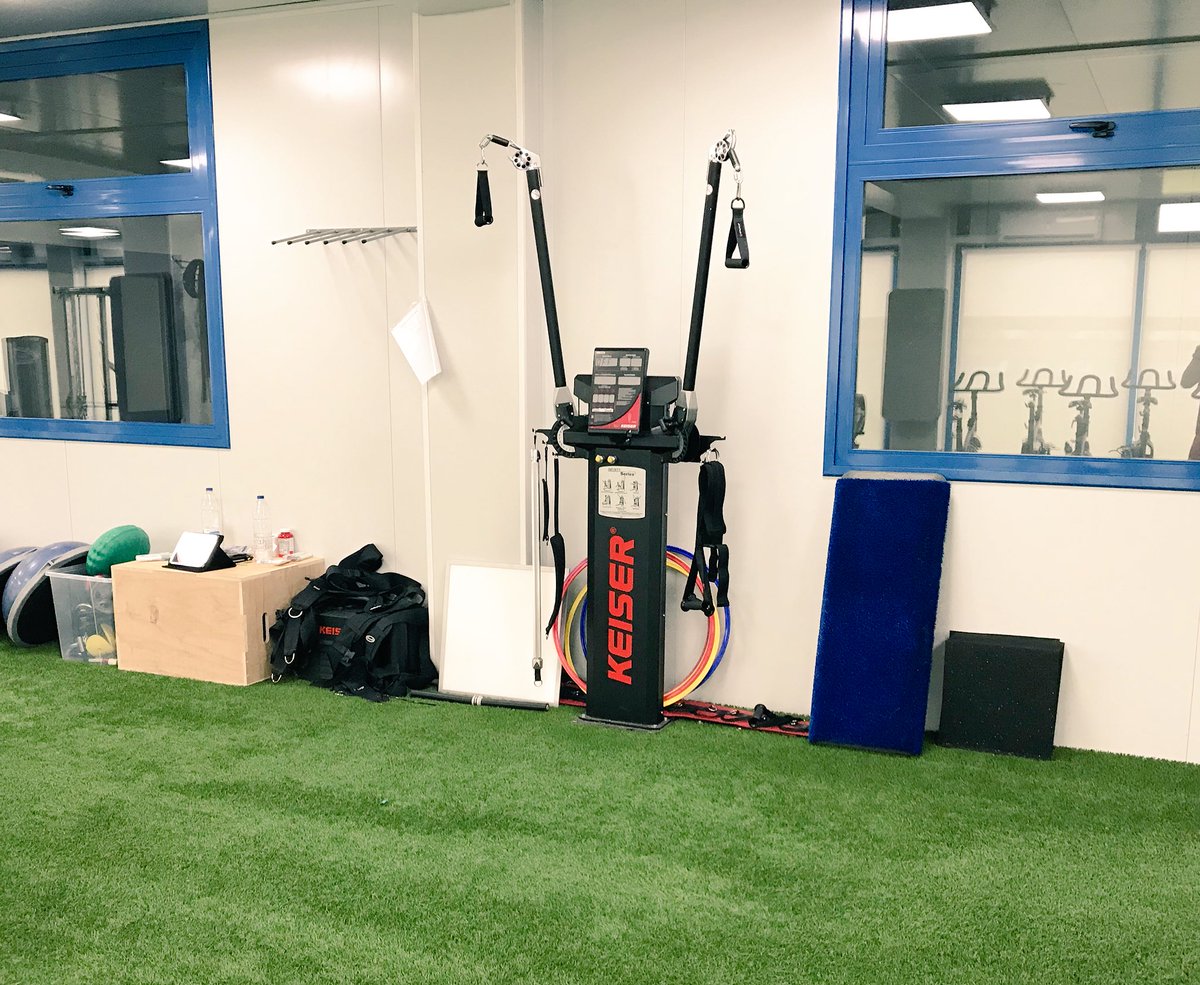 SergioMartos87's tweet photo. @lesiones_inef @edusgolf Un placer recibiros en @CDLeganes 📊📚 Nuevas tecnologías , valoración y análisis del proceso de readaptación . Criterios de RTP #PIRFLAFD @IberianSportech @MiguelPerez502 @alexlanchas25 https://t.co/7GfQgwjLCK