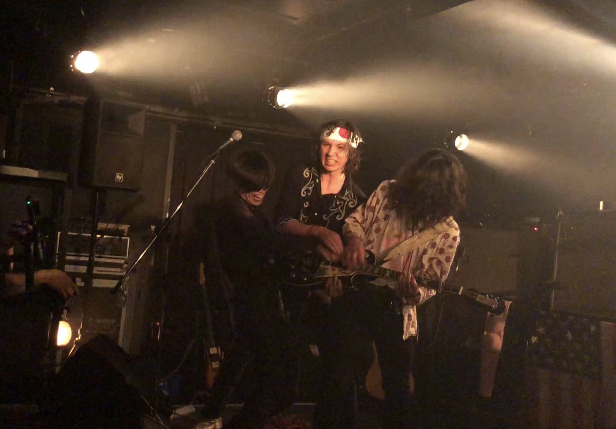 morikym's tweet photo. 水曜日はnestでstarcrawler。ボーカルのアロウちゃんの綺麗なブリッジも間近で見れたしダイヴもちょい支えた。
TAWINGSもいい感じで大満足。 https://t.co/tMYgfokDNx