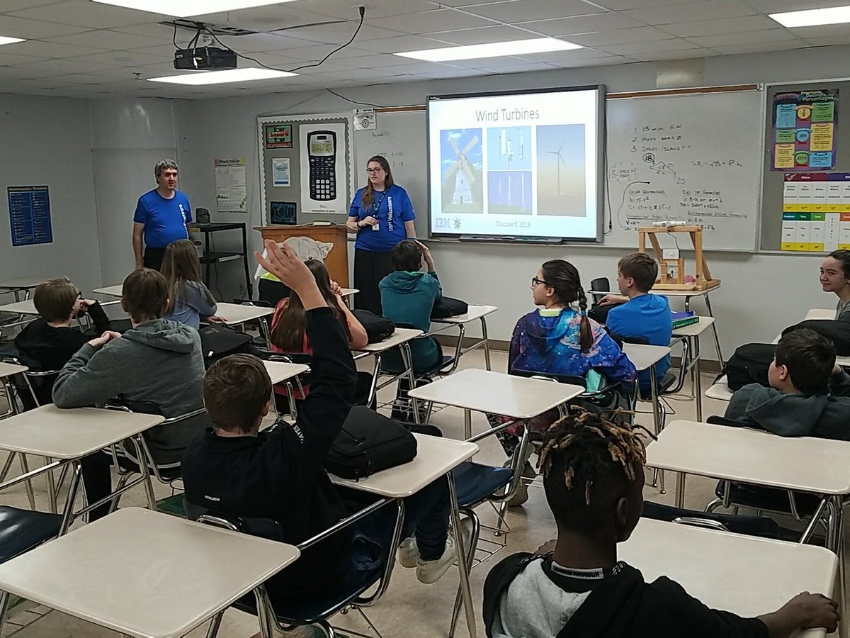 MarkyMoran's tweet photo. IBM engineers here to help S's learn about engineering and windmills today! #IBMEWeek @ZMCougars https://t.co/iCh9VPfLca