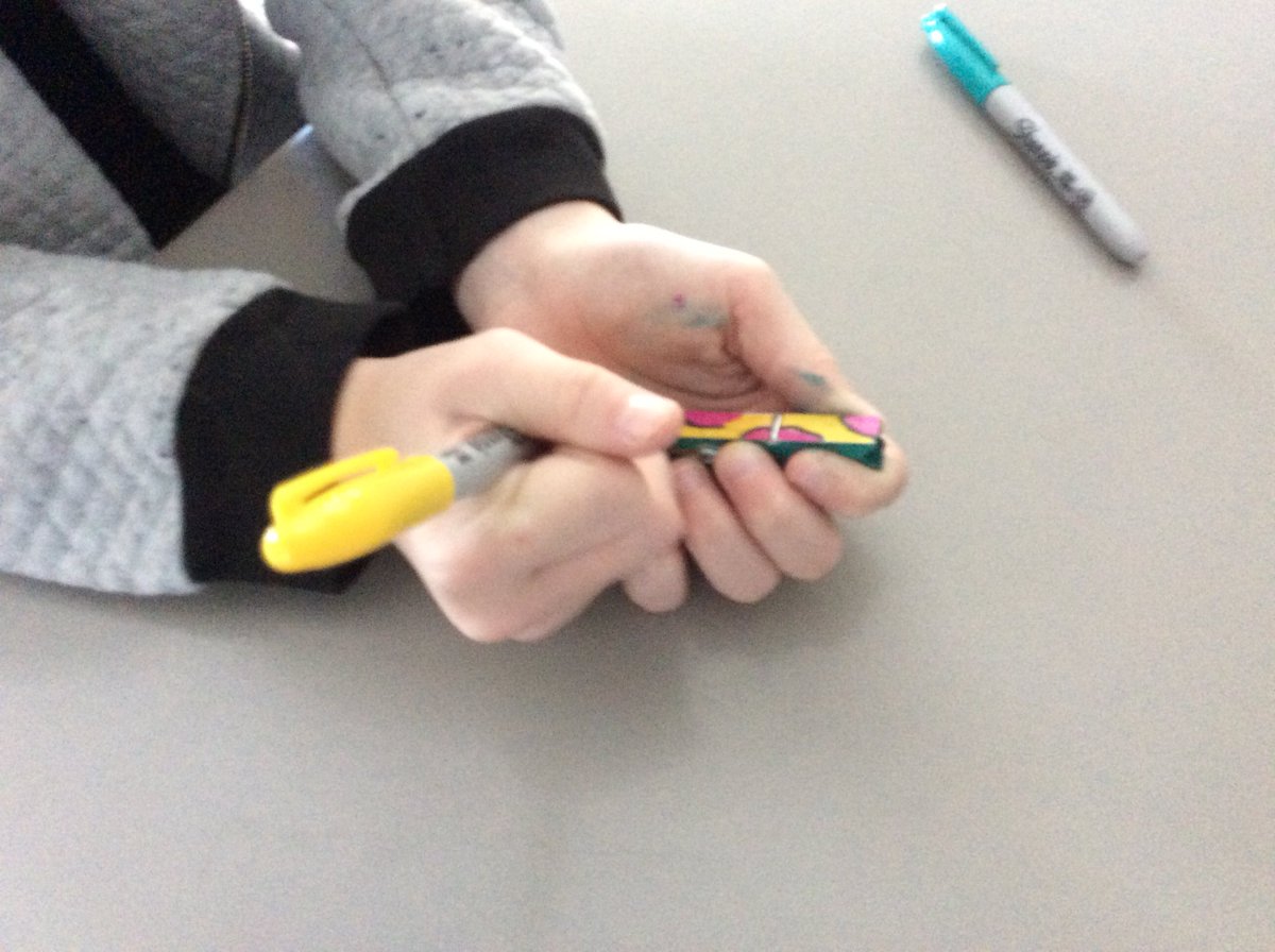 BeckyTri1's tweet photo. Making locker magnets in advisory. #theylovedit #andiamoutofclothespins #TriMusketeers @KMeKyllo https://t.co/M7ycDqH4Cy