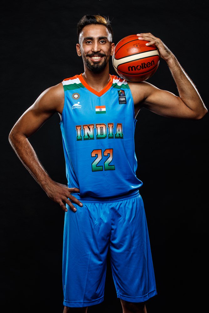 Hoopistani's tweet photo. Amjyot Singh and Jeena Scaria honoured at #TOISA2018 Basketball Awards - another look at my article https://t.co/VkaSabkaLA https://t.co/kSZiKWwSFd