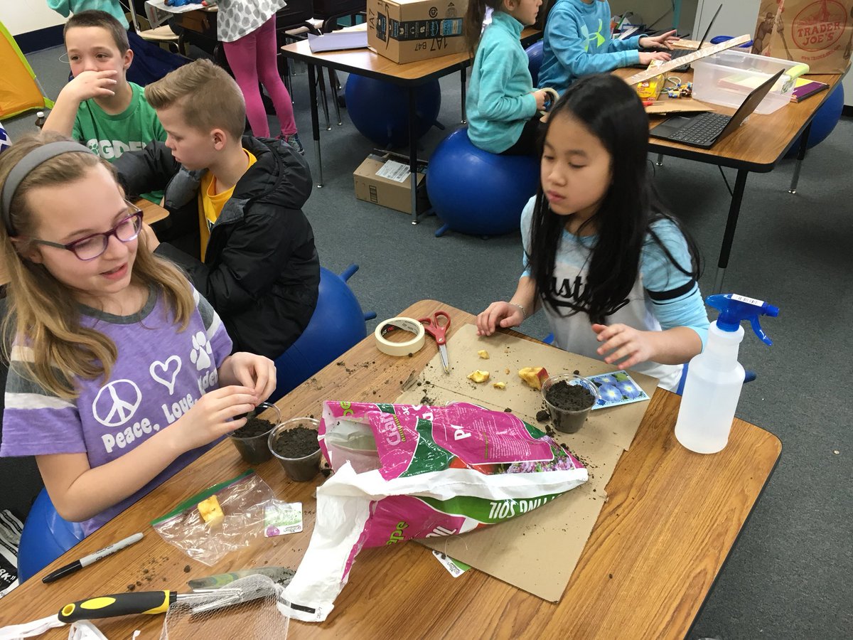 petersen4th's tweet photo. Early hours of innovation day...lots of excitement! #ogcpinnovationday #ogdenavenuepanthers #cplearns https://t.co/4i4qp8VGRM