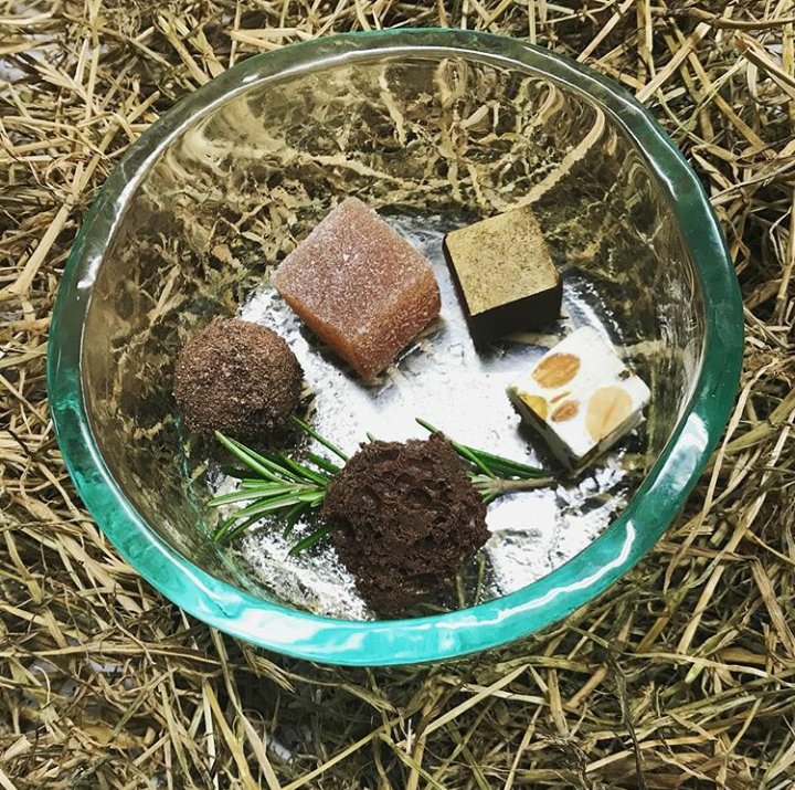 SchoolHouseInn's tweet photo. We have tables for this evening available from 5.30pm until 6.30pm, £20 for 2 courses and £25 for 3 courses.
Our lunch menu is similar £15 for 2 courses and £20 for 3 courses! We have tables for tomorrow available and hopefully a sunny day! https://t.co/izUCgyl08K