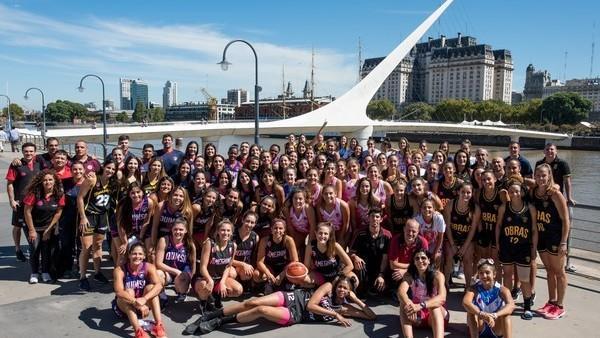 Clarin_deportes's tweet photo. Comienza la Liga Femenina de básquetbol https://t.co/QQRHU9FN0r https://t.co/sTCant2W0N