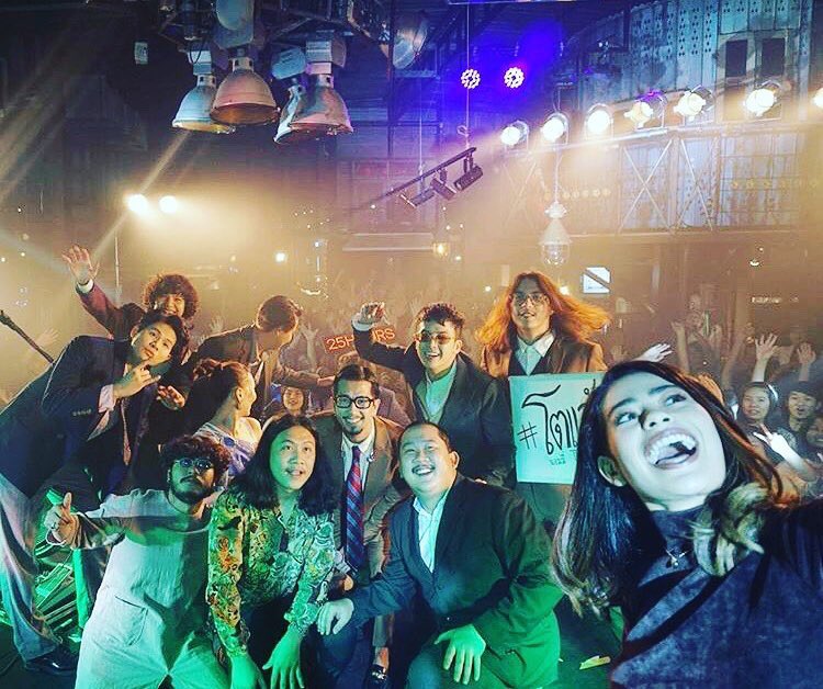 อีกสักรูปครับ :)
#วุ่นวาย#กันเลย#ทีเดียว
#JOOX