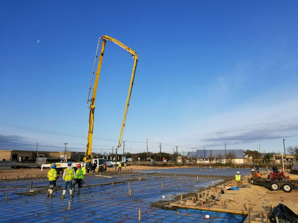 MetroBuilt's tweet photo. Hard at work pouring the slab at the Helotes Point job site! #satx #metrobuild https://t.co/fOSZRvbkCC