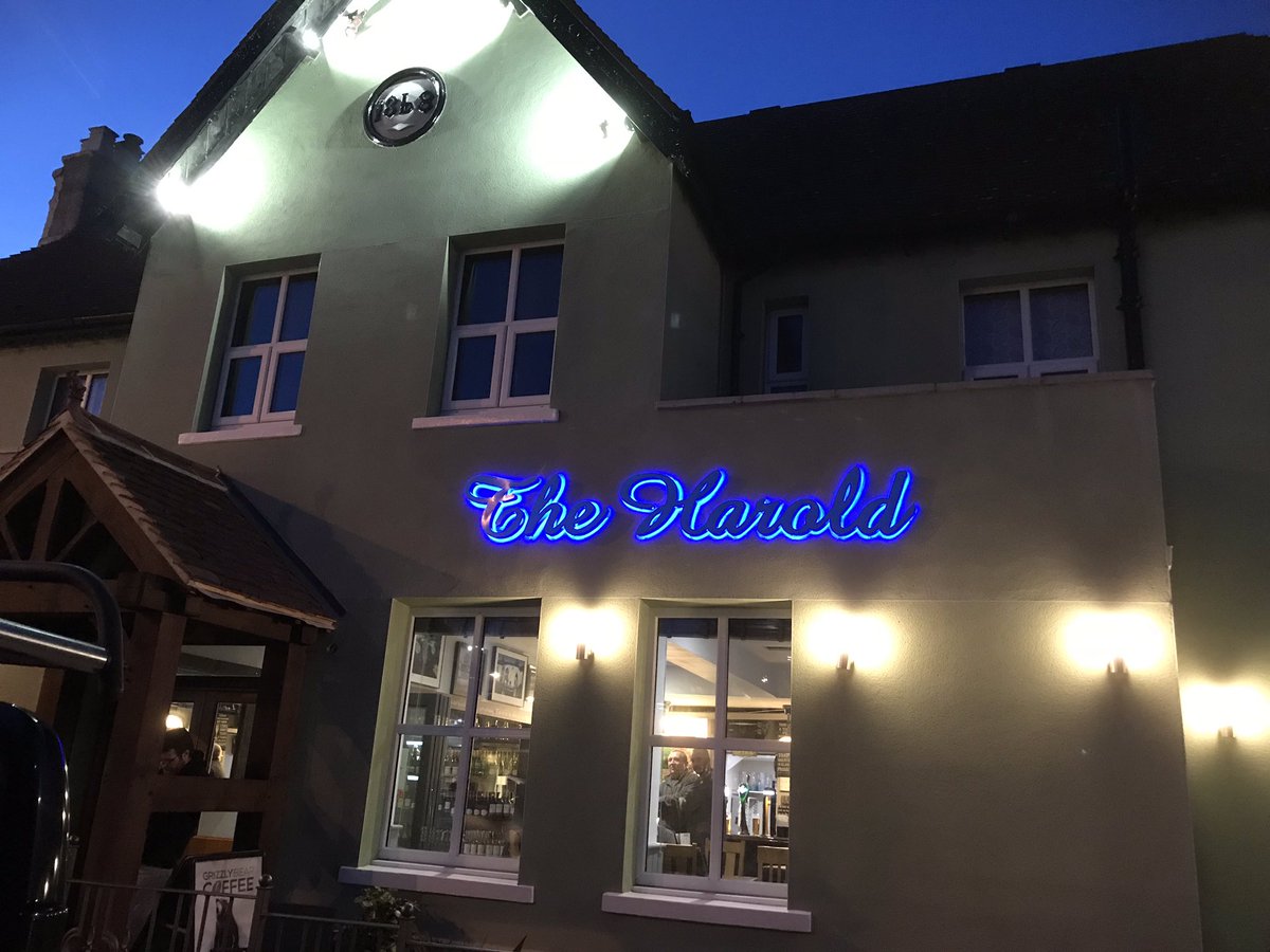 thekingharold's tweet photo. Our New Sign has arrived! 👍👍👍 https://t.co/JQXUCW3kmv