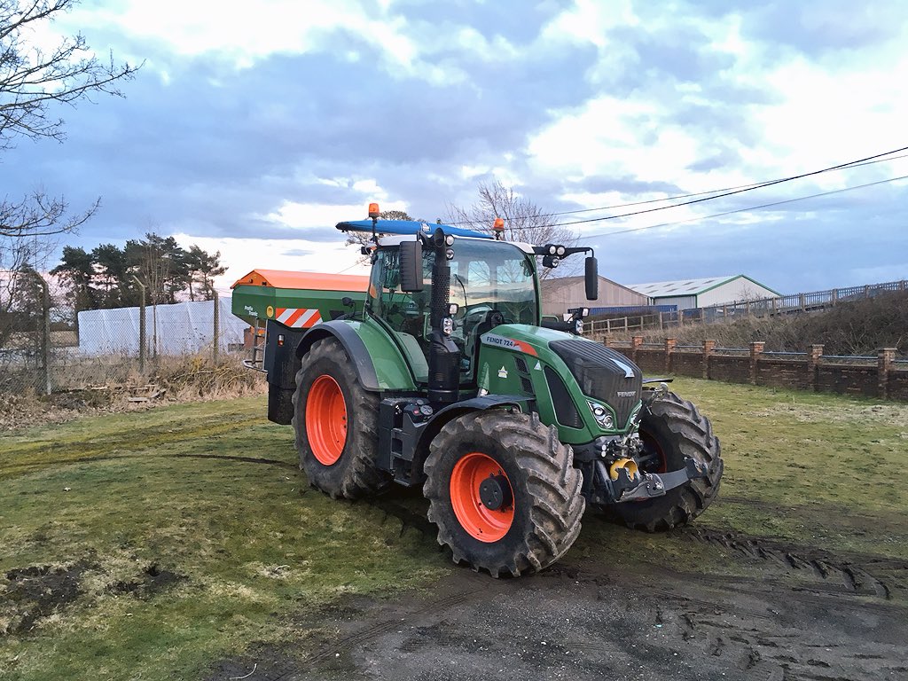 PrecisionDec's tweet image. Another @Yara_UK #NSensor fitted up and ready to go for the season ahead! This @AGCOcorp Fendt 724 is looking pretty good with its new addition!