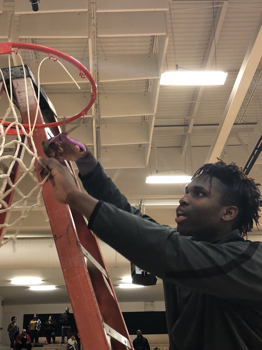 hornetshoop's tweet photo. Congrats T’Vondre Sweat on taking home District Defensive Player of the Year honors! https://t.co/heeQMRbxqP