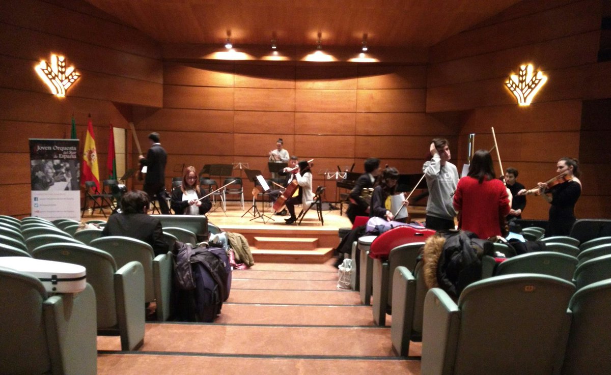 LazaroClarinete's tweet photo. Última prueba antes del concierto con @OrquestaJOSE en @Cajaruralgr #ConciertodeCámara https://t.co/Kx4FpnUFym