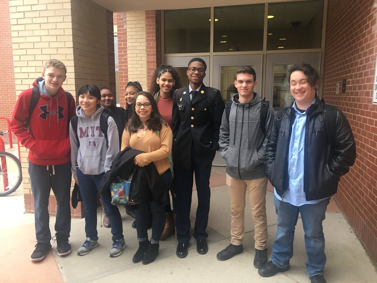 Malika_Ali's tweet image. These PTECH/Rogers #fusearchitect students from the Newport design team led amazing and informative sessions with local middle schoolers to teach them about opportunities at the HS and about #personalizedlearning &amp;amp; #blendedlearning @RogersVikings @NewportCTC