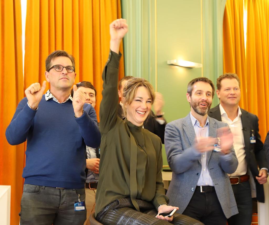 SAS_Netherlands's tweet photo. Kun je met data-analyse winst of verlies in de schaatssport voorspellen? @josvandongen bespreekt het met Olympisch kampioene @timmermarianne    https://t.co/M0a2NJBYxc #SASDSP #datascience #sportsanalytics https://t.co/MN16G6ZGUE