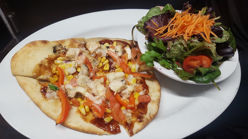 MavorsCCOA's tweet image. It is FABULOUS feel-good #FlatbreadFriday! Our first flatbread for March features grilled BBQ chicken with peppers, onions, tomatoes, corn &amp;amp; fontina cheese! OHHH YEAH. Served with house salad or fries for $14! #PEI @whatsonspecial @EatsPEI