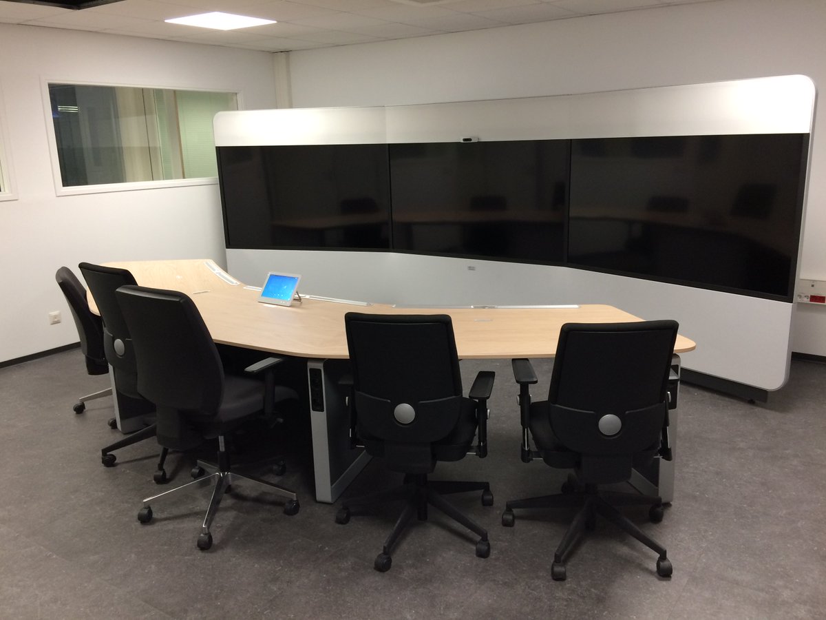 ElitTechno's tweet photo. #CiscoIX5000 le déploiement de salle de #téléprésence immersive 2 la semaine en 1 tps record. #fiers de nos collaborateurs. Vivez l'expérience immersive r en savoir + https://t.co/XRw2mpR4PL @CiscoFrance @elitechno vs accompagnent dans votre #digitalisation #futureofwork https://t.co/QemxjrHg1q