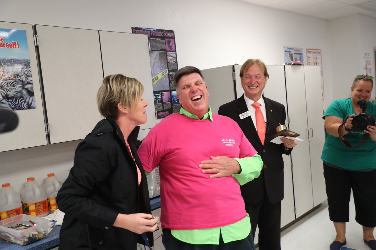 AndrewWestphoto's tweet image. @IdaBakerHS criminal justice teacher Patrick Hanrahan is a #GoldenApple #winner #swfl #Education