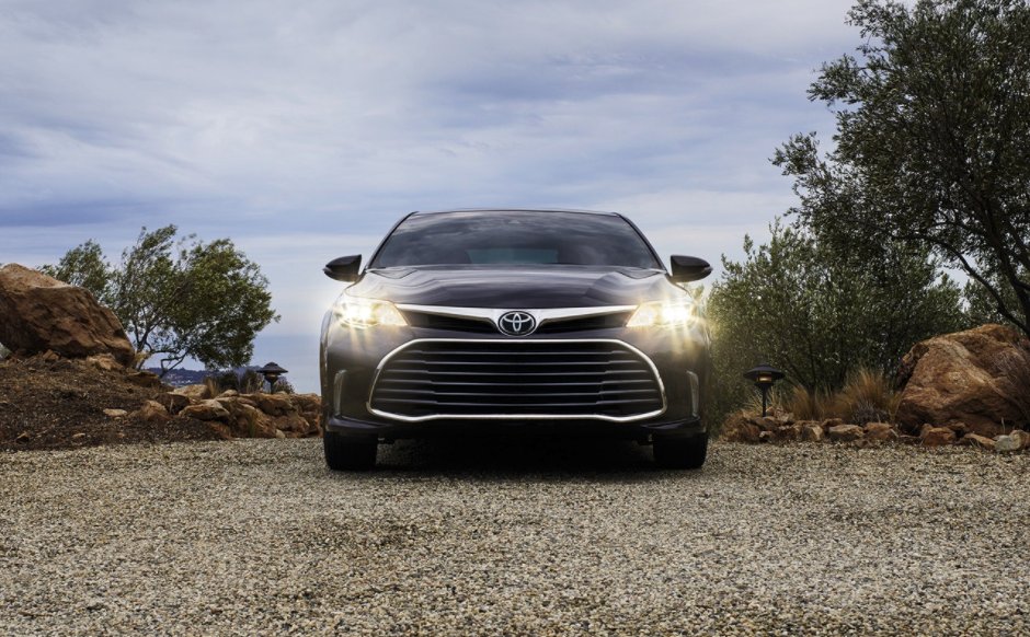 LiptonToyota's tweet photo. Ride into the week in style with the 2018 #Toyota #Avalon! What do you like most about the #Avalon? Let us know in the comments below! https://t.co/O47P9fg4ph