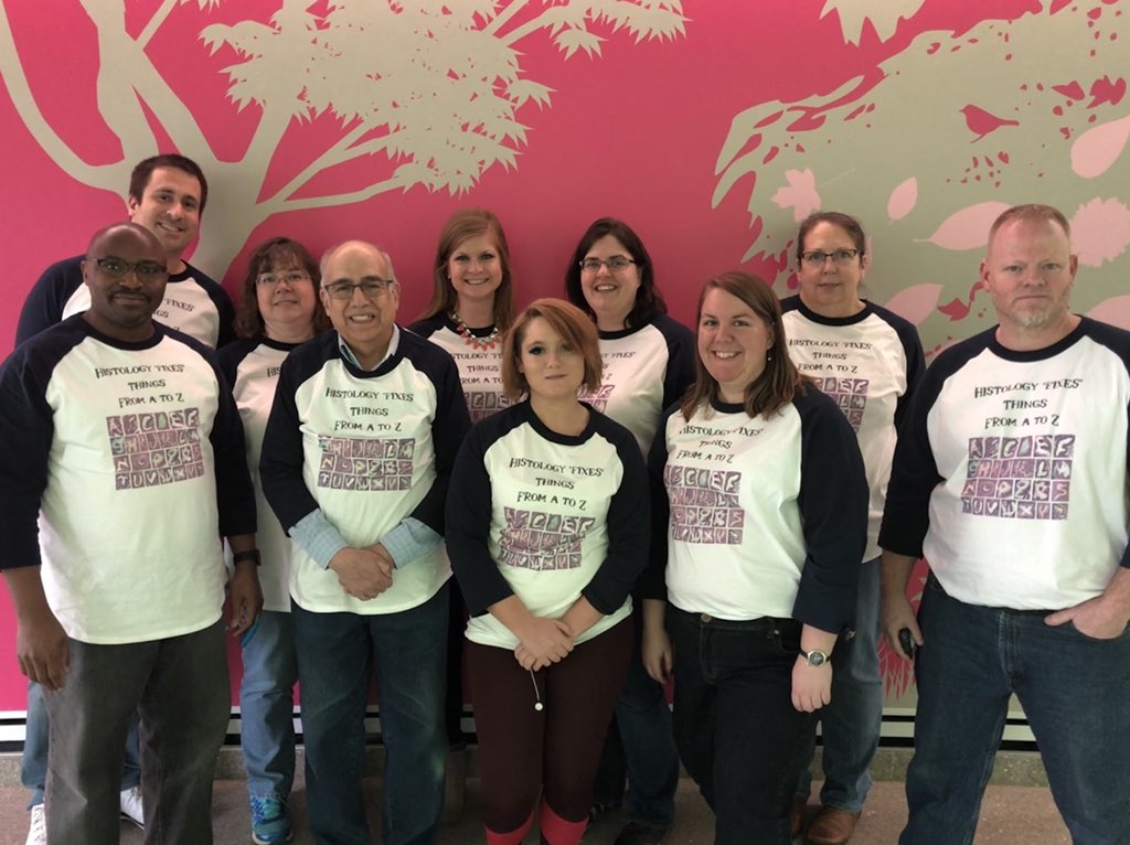 MArnold_PedPath's tweet image. Happy Histotechnology Professionals Day! Celebrating with H&amp;amp;E color cupcakes! 🔬@NCHforDocs #pathology #NCHpath #PediPath @KBadizad